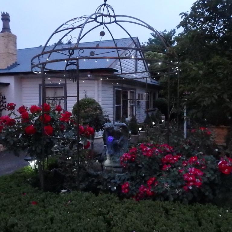 โบว์รัล โร้ด เบดแอนด์เบรคฟาสต์ Bed & Breakfast มิตตากอง ภายนอก รูปภาพ